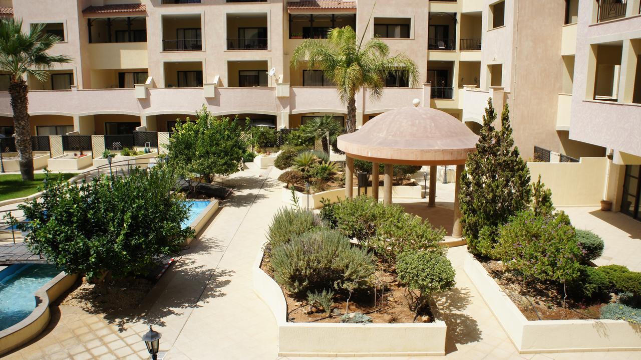 Townhouse Queens Gardens Pafos Exterior foto